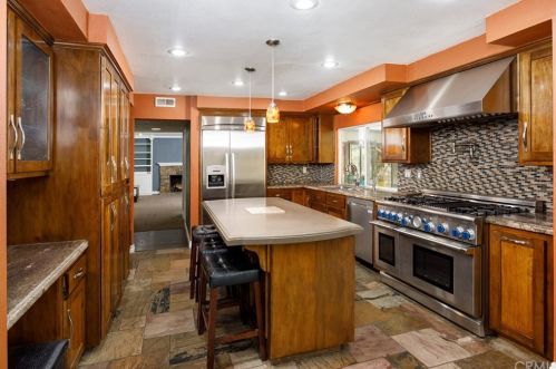 5515 Via San Jacinto, Riverside, CA 92506-3652
