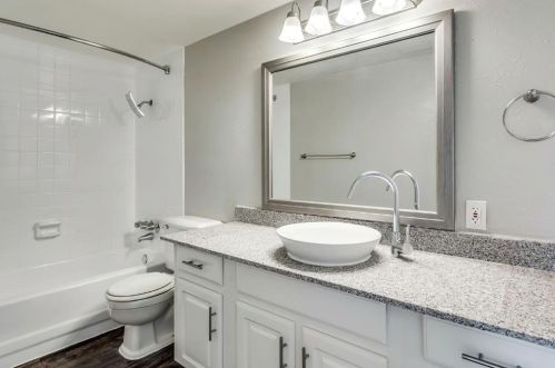 7913 Harwood Rd, Fort Worth TX  76180-5924 exterior