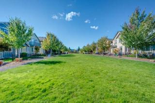 33589 Steinfeld St, Scappoose, OR 97056-3650
