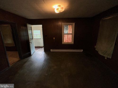 25 Harrison Ave, Berkeley Springs WV  25411-5342 exterior