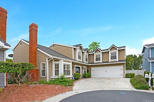 6670 Lang Ct, Riverside, CA 92506-5652