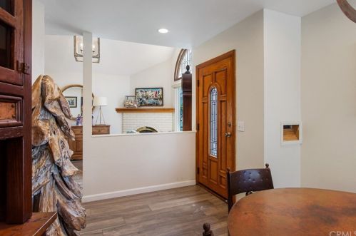 209 15th St, Seal Beach, CA 90740-6510
