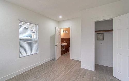 2735 Grafton Ave, Dallas TX  75211-5711 exterior