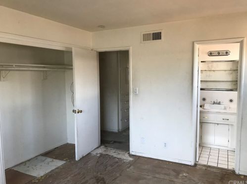 6452 Riverside, Riverside CA  92506-3154 exterior