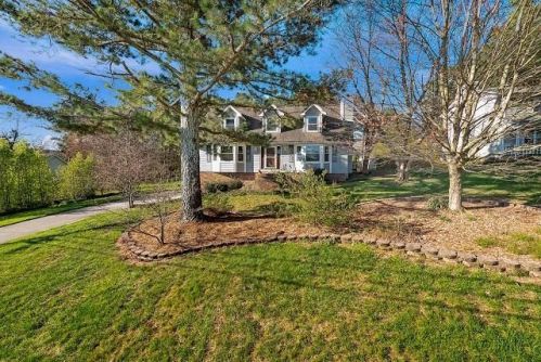 11 Stonecrest Cir, Ringgold, GA 30736-2902