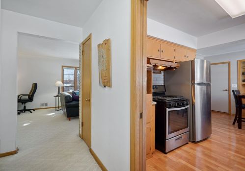 1065 Highview Dr, Saint Paul MN  55112-2417 exterior