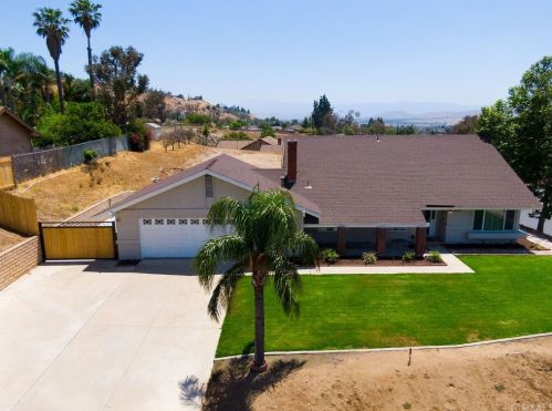 7548 Sundance Dr, Riverside CA  92509-5420 exterior