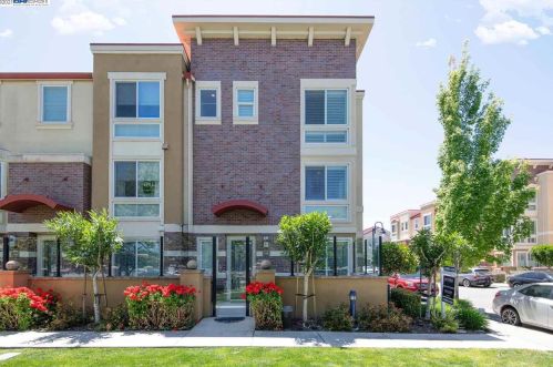 6498 Tralee Village Dr, Pleasanton, CA 94568-1782
