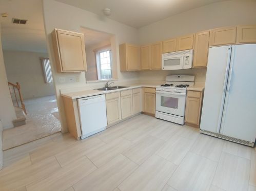 640 Thornhill Ln, Palatine, IL 60074-7086
