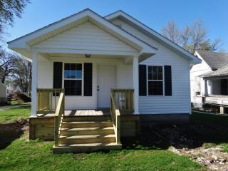 312 Sneed St, Rowena, MO 65240-1355