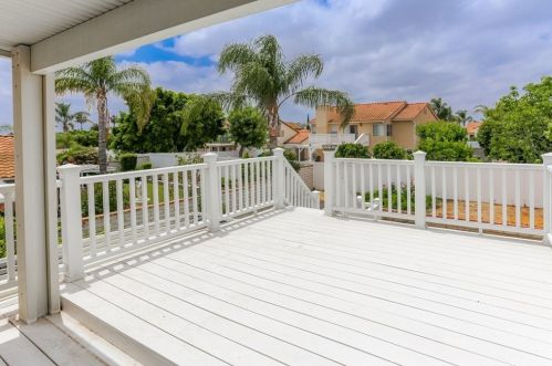 8623 Mesa Oak Dr, Riverside CA  92508-3123 exterior