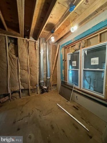 129 63rd St, Philadelphia PA 19142-2303 exterior