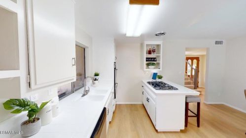 2007 Rhoda St, Simi Valley CA 93065-3539 exterior