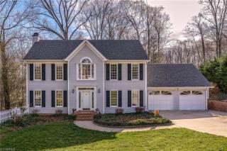 5261 Bridge Pointe Dr, Clemmons, NC 27012-8237
