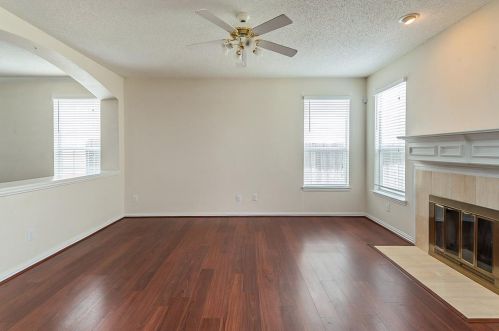 8113 Hulen Park Cir, Fort Worth TX  76123-1353 exterior