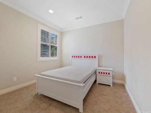 173 Desert Bloom, Irvine CA  92618-8871 exterior