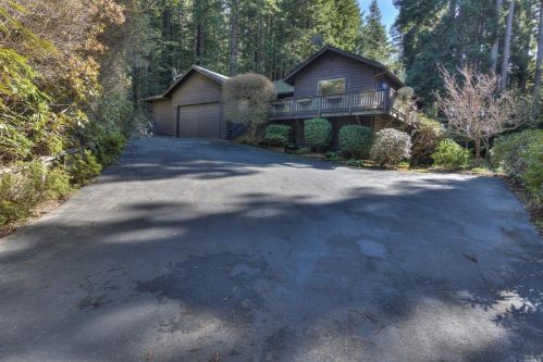 22132 Ruoff Rd, Jenner, CA 95450-9603