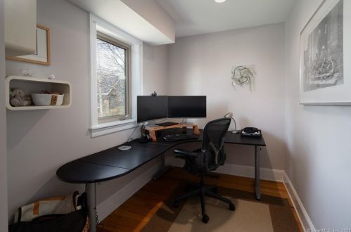 13 Seabreeze Pl, Norwalk CT  06854-4711 exterior
