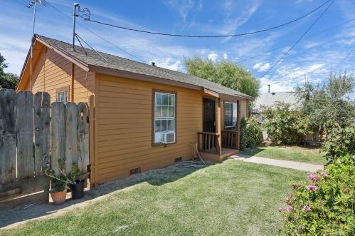 220 Hatch Rd, Modesto, CA 95351-5702