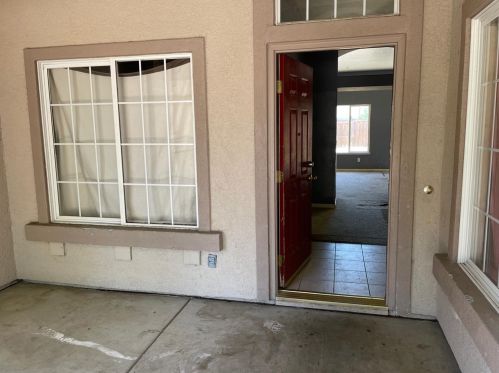 8689 Mannington St, Elk Grove, CA 95758-6350