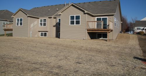 2215 Concord Dr, Sycamore, IL 60178-8870