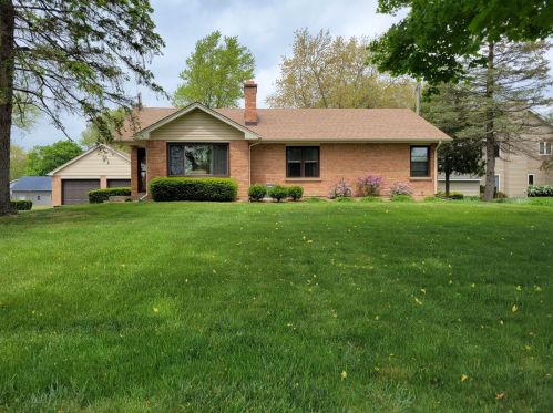 23612 Beach Grove Rd, Antioch, IL 60002-2215