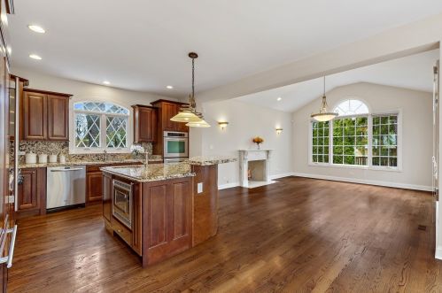 140 Lincoln St, Glenview, IL 60025-4917