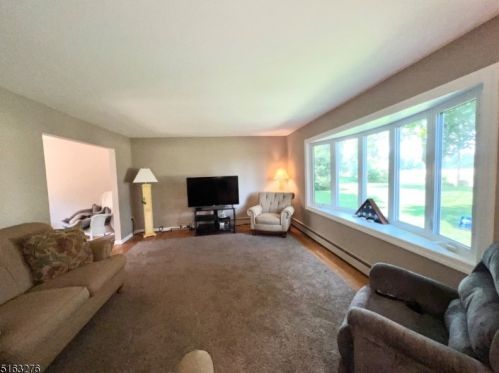 115 Klinesville Rd, Flemington, NJ 08822-5568