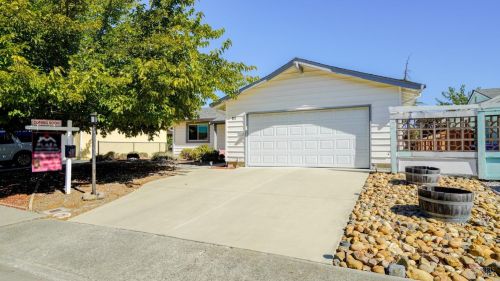 111 Glacier Cir, Vacaville, CA 95687-3413