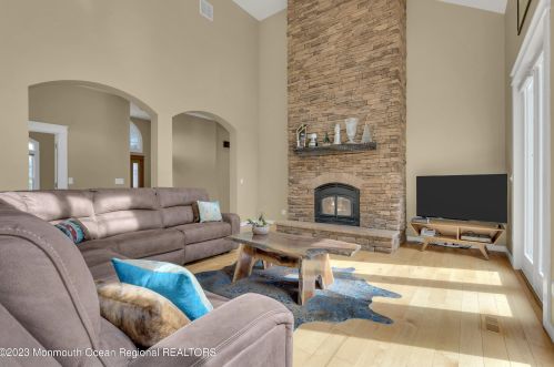 139 Cold Indian Spg Rd, Tinton Falls NJ 07712-3247 exterior