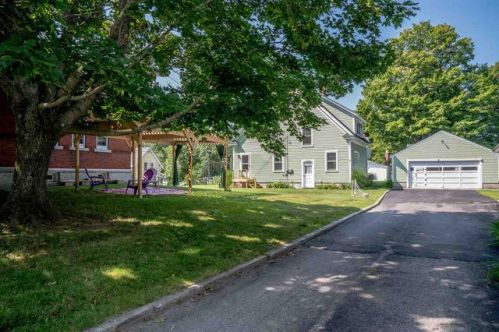 4 Main St, Bennington, NH 03442-4109