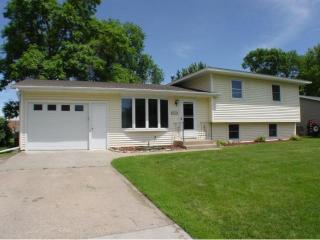 944 14th St, Hastings, MN 55033-2557