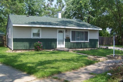 2835 Eder St, Hammond, IN 46322-1211