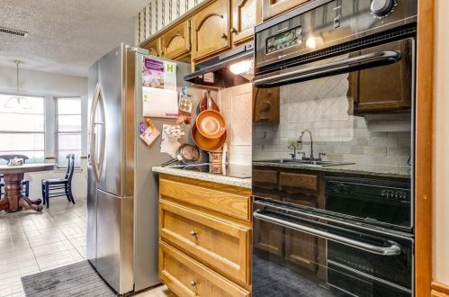 8604 Brook Ridge Dr, Fort Worth TX  76182 exterior