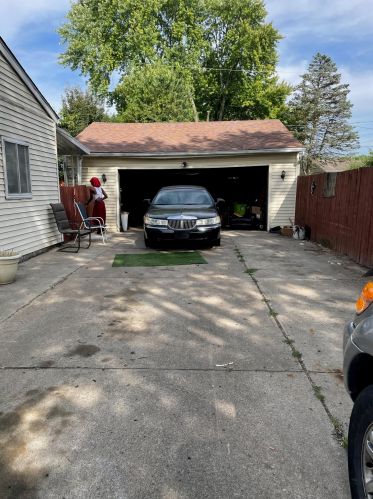 2006 Amanda St, Springfield, OH 45506-3304