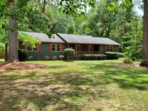 367 Wannamaker Dr, Barnwell, SC 29812-1766