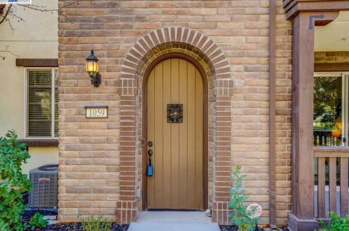 1059 Chamomile Walkway, San Jose, CA 95133-3205