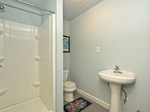 6107 Felix Ave, Austin TX  78741-3312 exterior