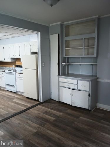 860 Market St, Lancaster PA  17603-2755 exterior