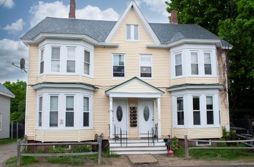 18 Cleveland Pl, Laconia, NH 03246-3620