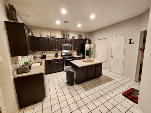 2229 Chasefield Dr, Plano TX  75023-1667 exterior