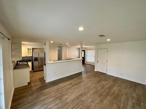 8309 Briarwood Ln, Austin TX  78757-7644 exterior