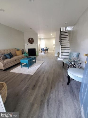 5944 3rd St, Philadelphia, PA 19120-1804