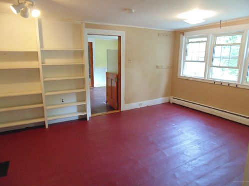 110 Standish Neck Rd, Standish, ME 04084-5430