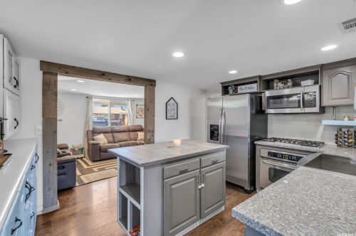 819 300, Woodland Hills UT 84653-9423 exterior