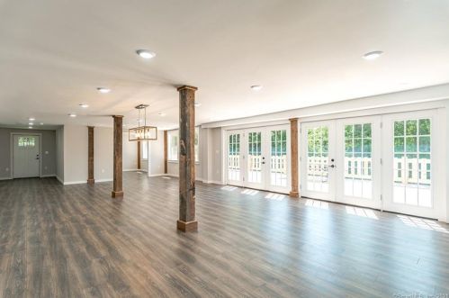 70 Peep Toad Rd, Killingly CT  06239-1522 exterior