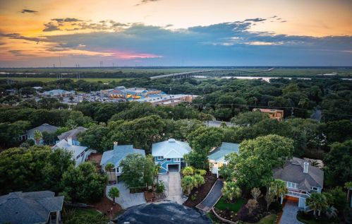 8 Ocean Park Ct, Isle Of Palms SC  29451-2244 exterior