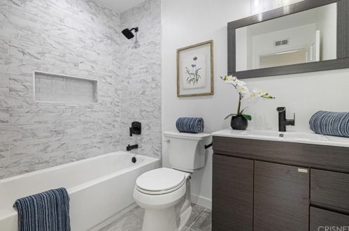 2798 Goldfield Pl, Simi Valley CA  93063-2253 exterior