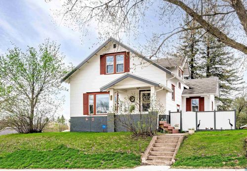 202 14th St, Scanlon, MN 55720-1906