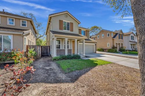 413 Comstock Way, Vacaville CA  95688-3128 exterior